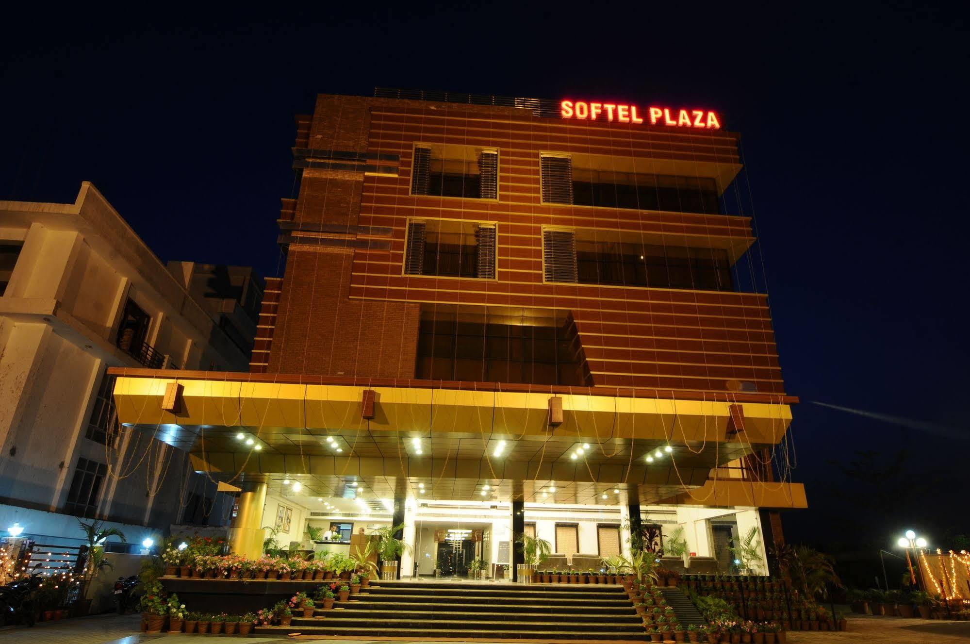 Hotel Softel Plaza Dehradun Exterior photo