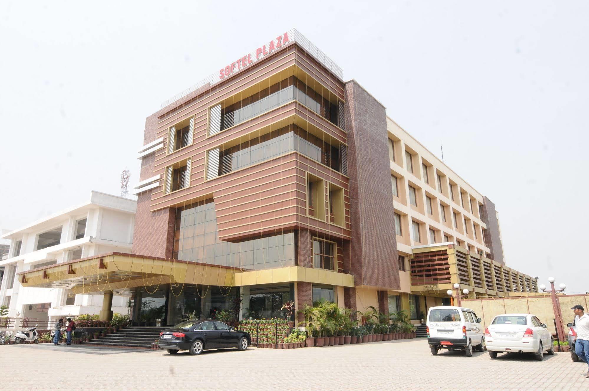 Hotel Softel Plaza Dehradun Exterior photo